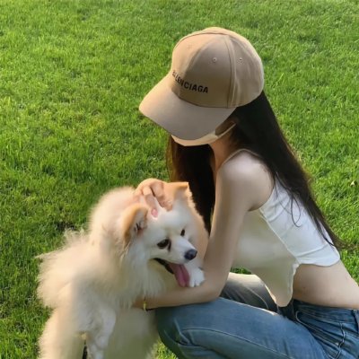 蓝与白形成的蔚蓝色